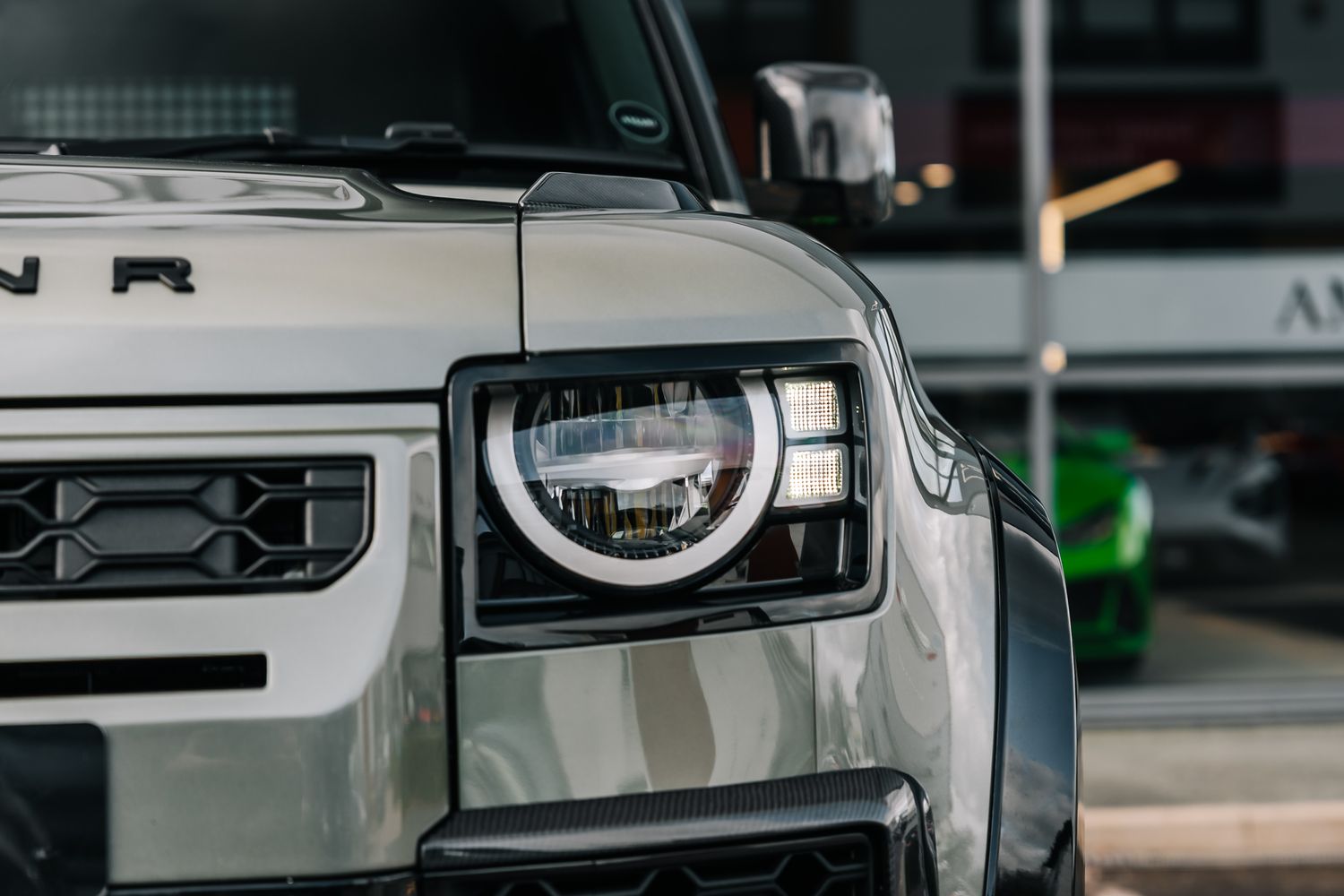 Land Rover Defender 90 D200 Hard Top D MHEV SWB - Motion R Design