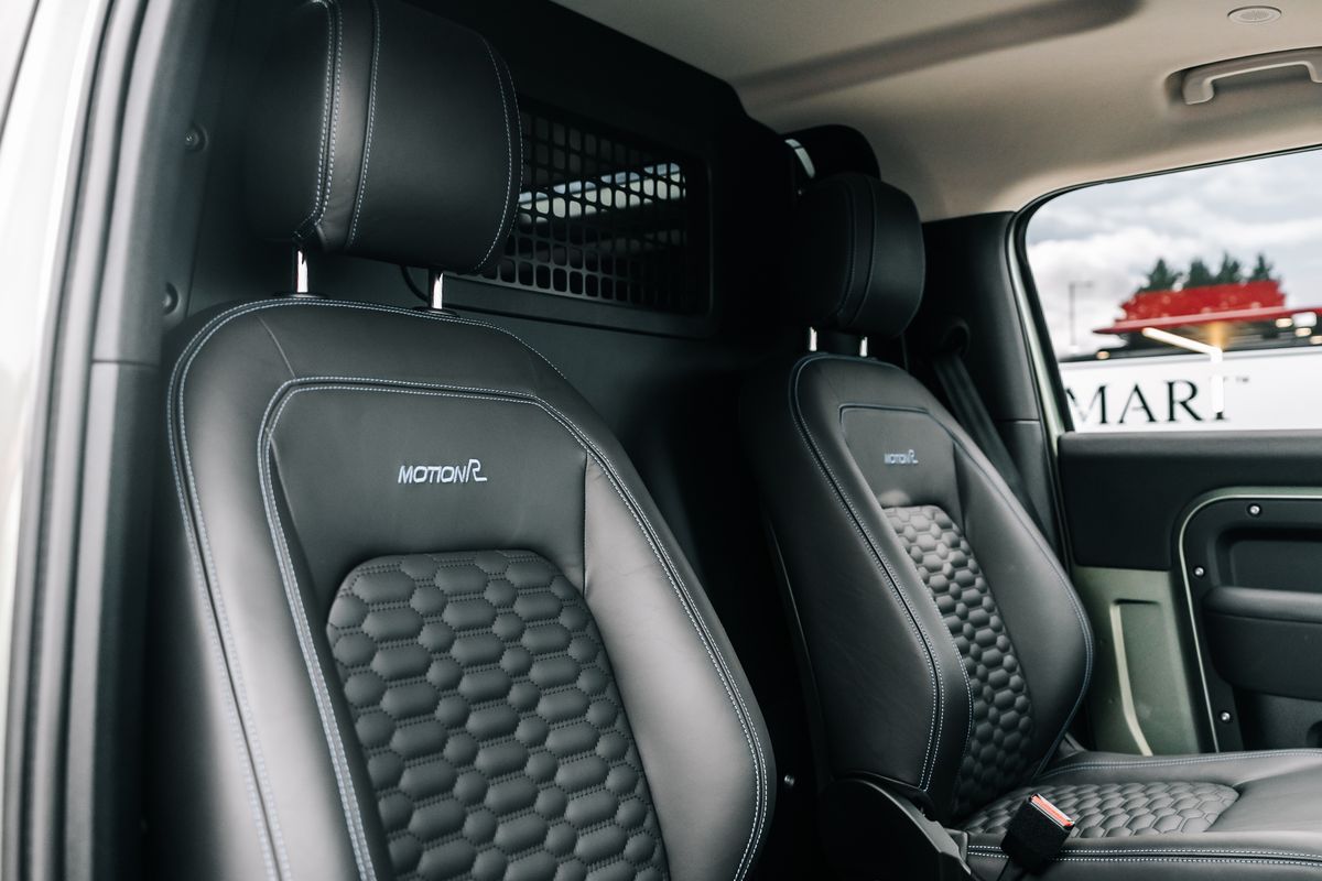 Land Rover Defender 90 D200 Hard Top D MHEV SWB - Motion R Design
