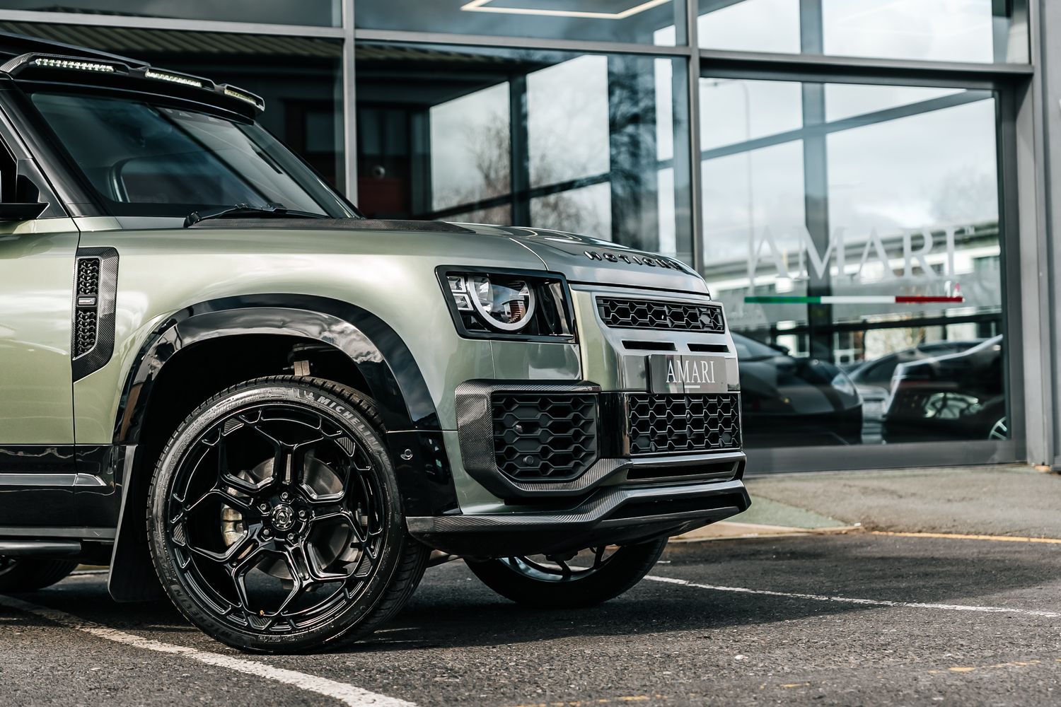 Land Rover Defender 90 D200 Hard Top D MHEV SWB - Motion R Design