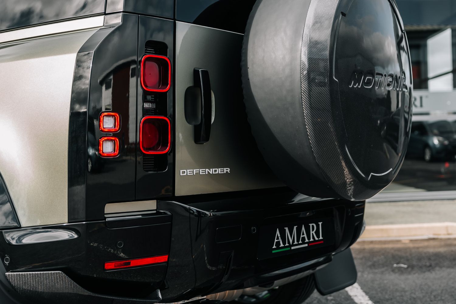 Land Rover Defender 90 D200 Hard Top D MHEV SWB - Motion R Design