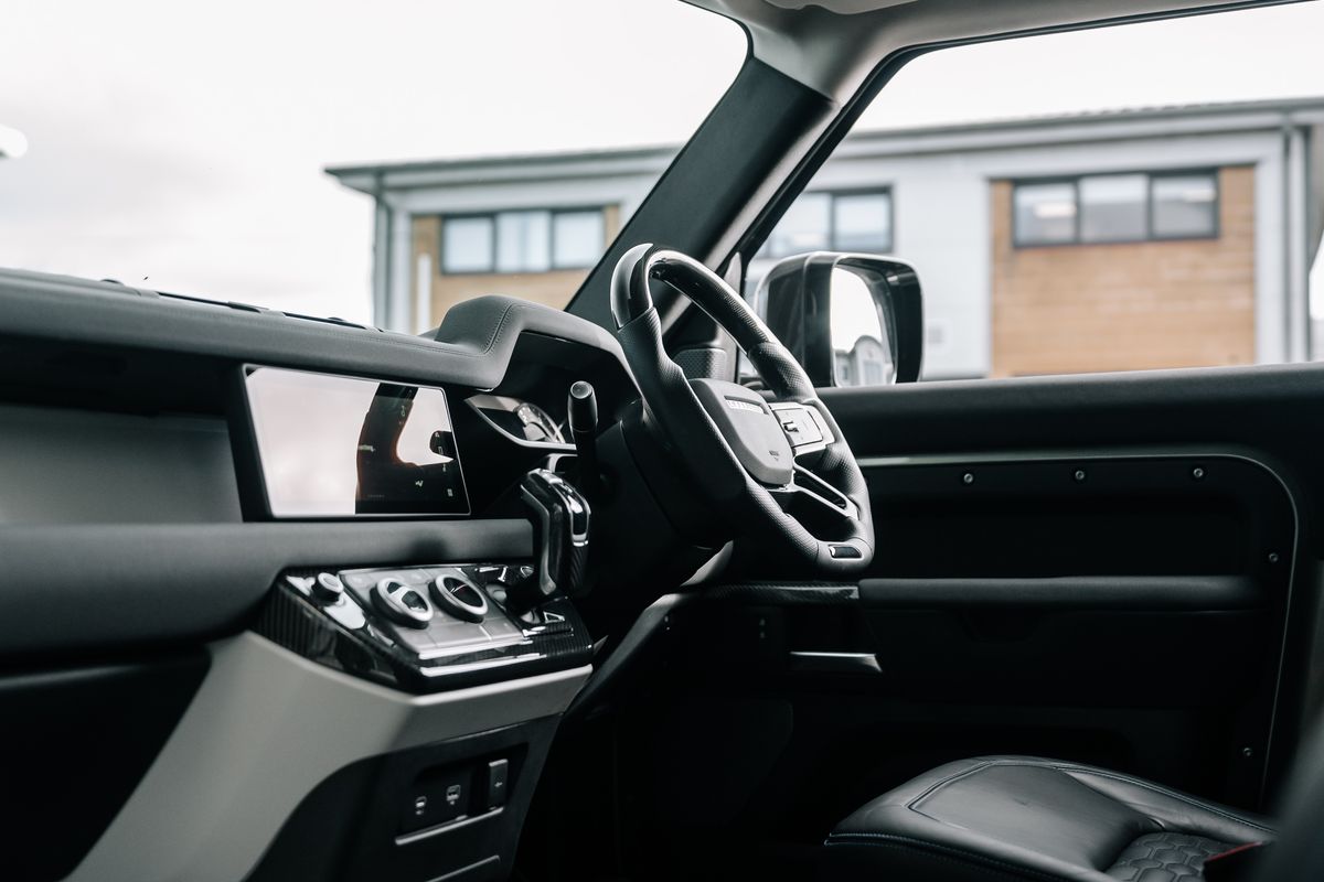 Land Rover Defender 90 D200 Hard Top D MHEV SWB - Motion R Design