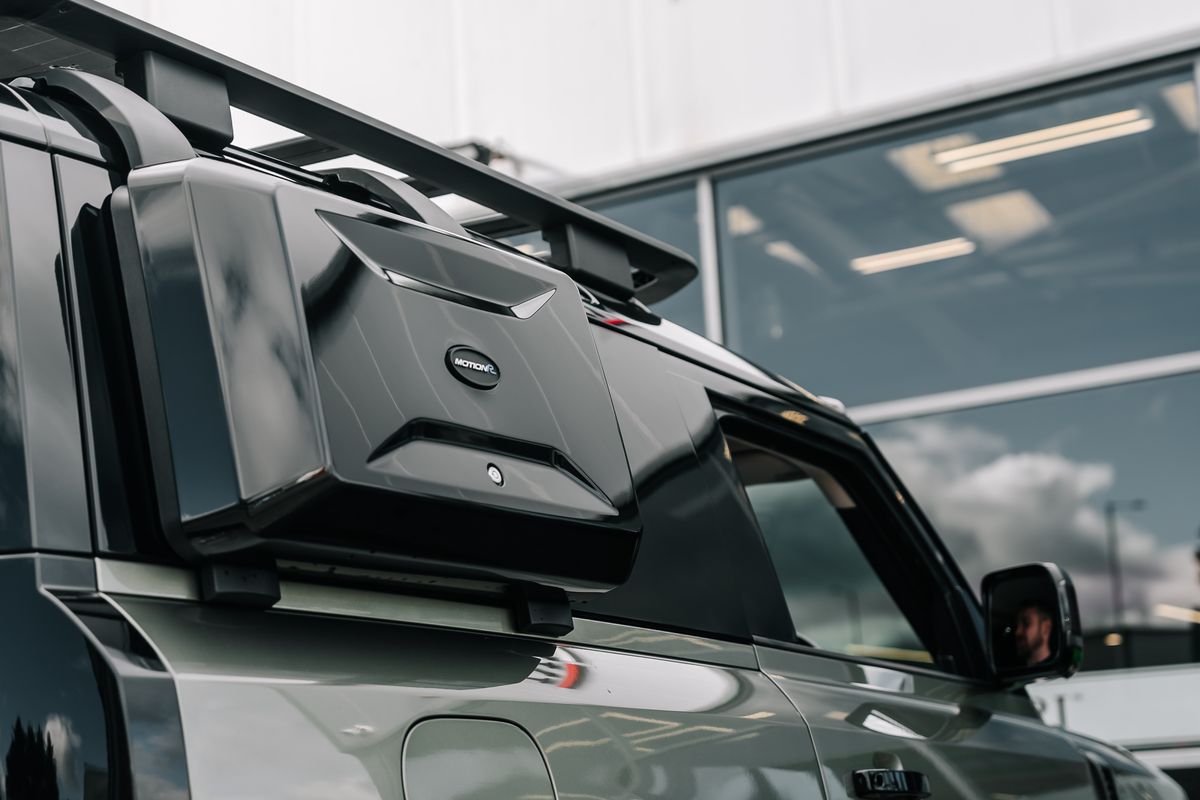 Land Rover Defender 90 D200 Hard Top D MHEV SWB - Motion R Design