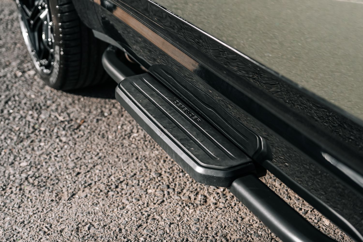 Land Rover Defender 90 D200 Hard Top D MHEV SWB - Motion R Design