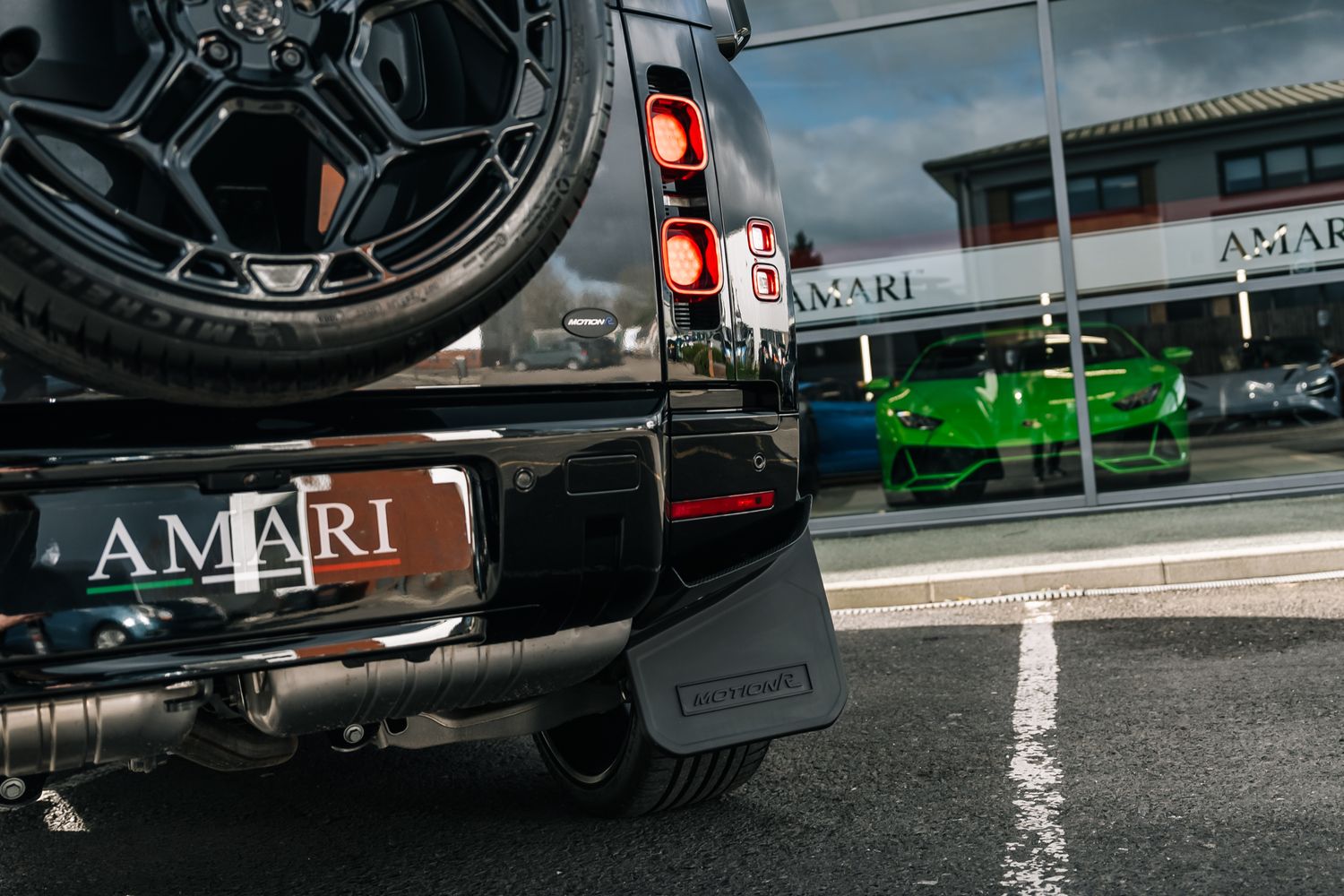 Land Rover Defender 90 D250 Hard Top SE D MHEV - Motion R Design