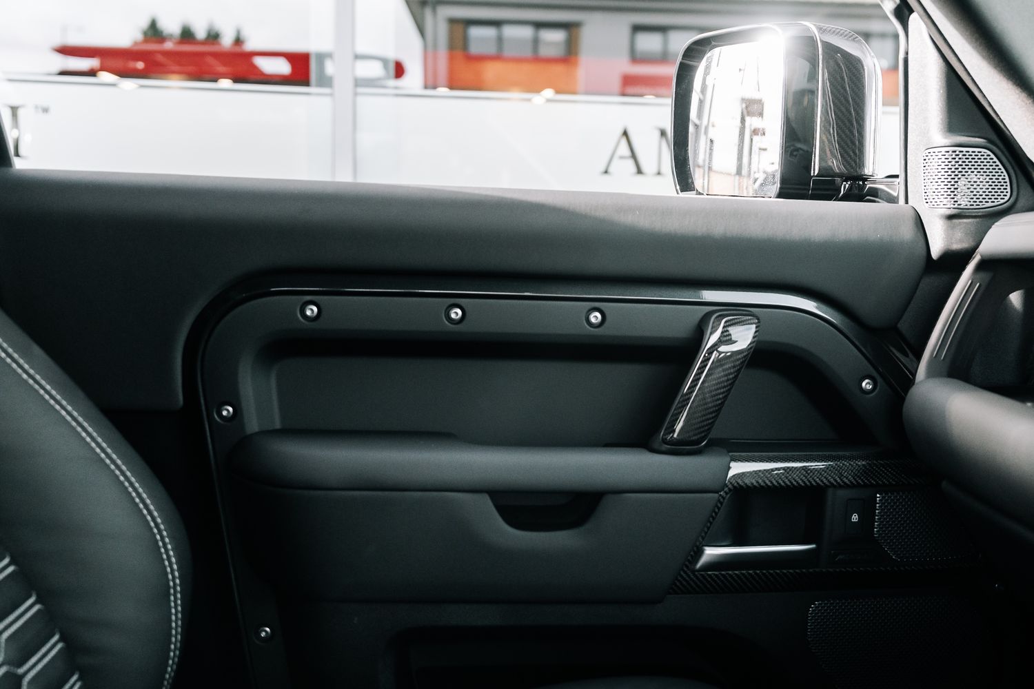 Land Rover Defender 90 D250 Hard Top SE D MHEV - Motion R Design