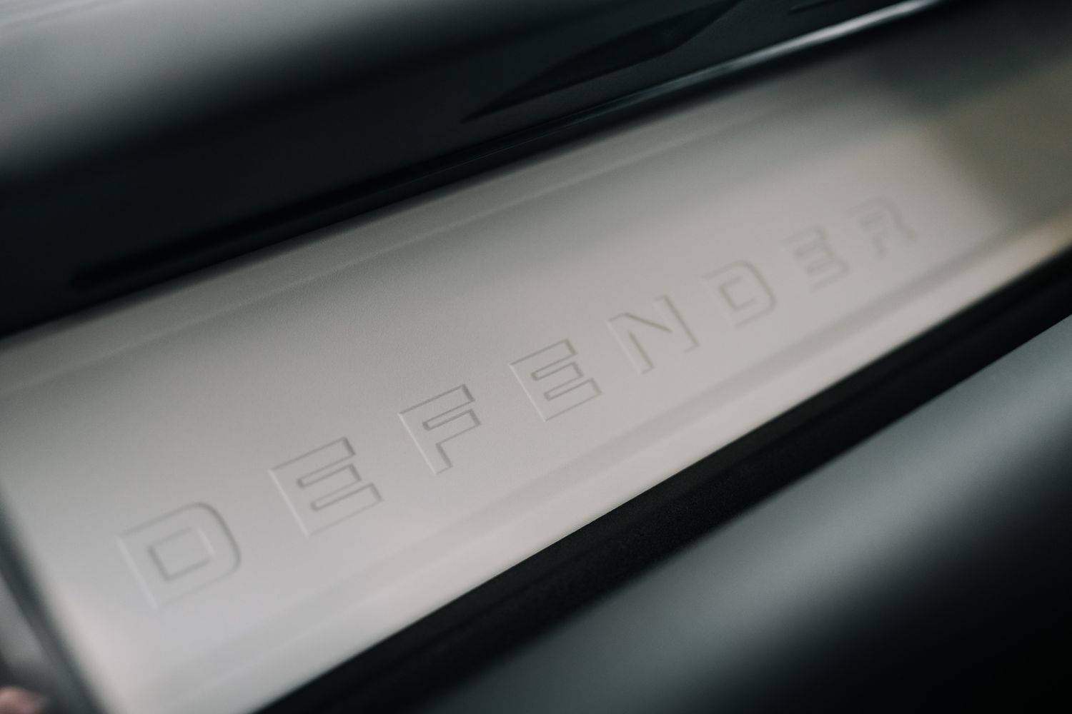 Land Rover Defender 90 D250 Hard Top SE D MHEV - Motion R Design