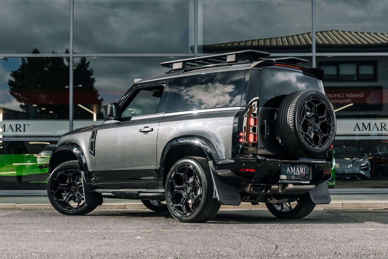 Land Rover Defender 90 D250 Hard Top SE D MHEV - Motion R Design