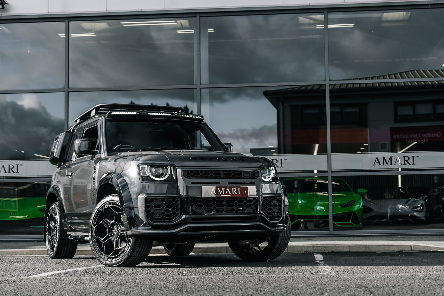 Land Rover Defender 90 D250 Hard Top SE D MHEV - Motion R Design