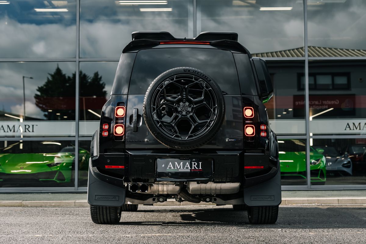 Land Rover Defender 90 D250 Hard Top SE D MHEV - Motion R Design