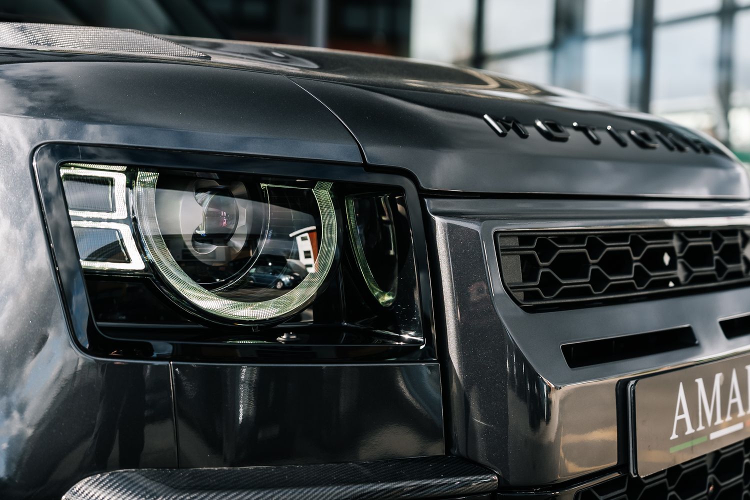 Land Rover Defender 90 D250 Hard Top SE D MHEV - Motion R Design