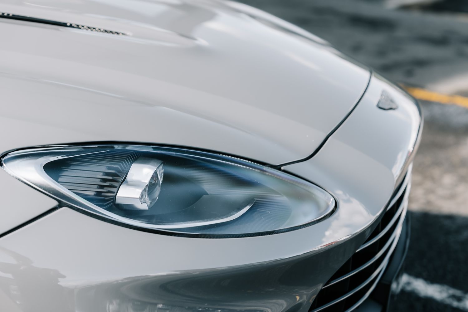 Aston Martin DBX V8 550