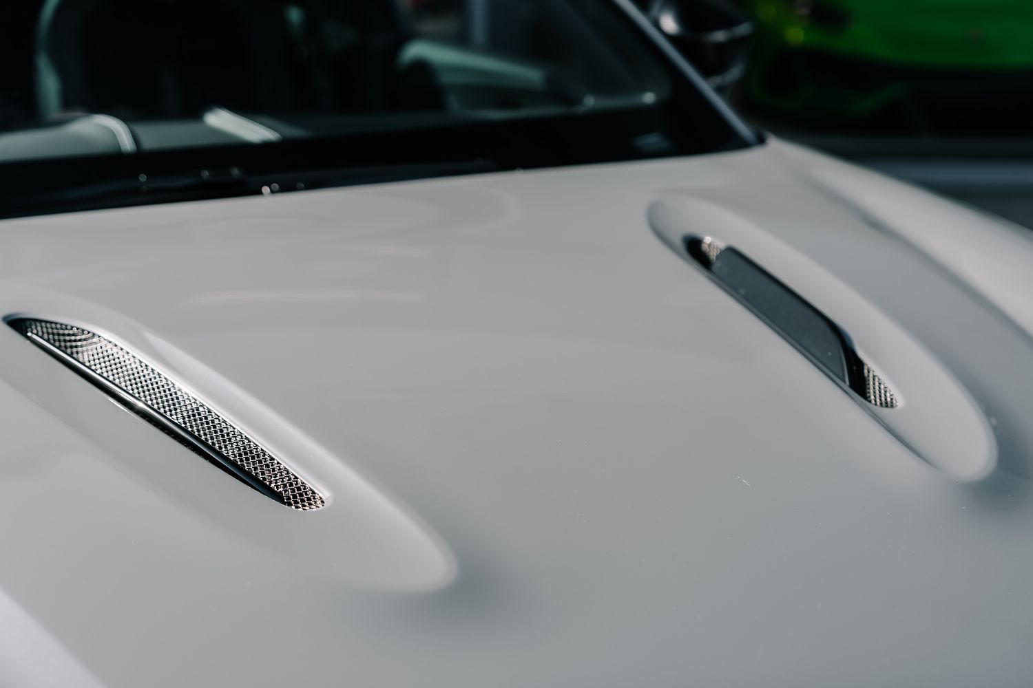 Aston Martin DBX V8 550