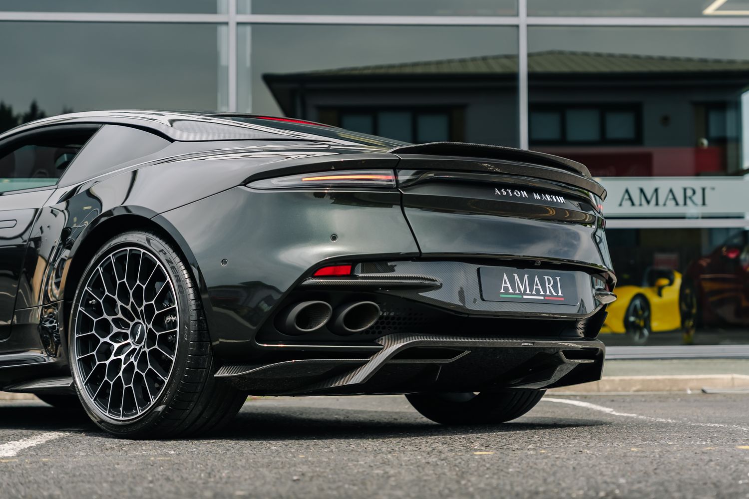Aston Martin DBS Superleggera 770 Ultimate