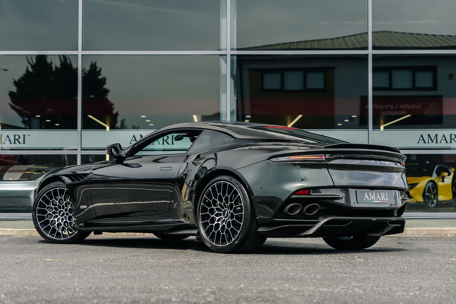 Aston Martin DBS Superleggera 770 Ultimate