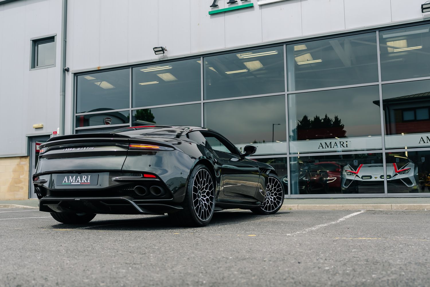 Aston Martin DBS Superleggera 770 Ultimate