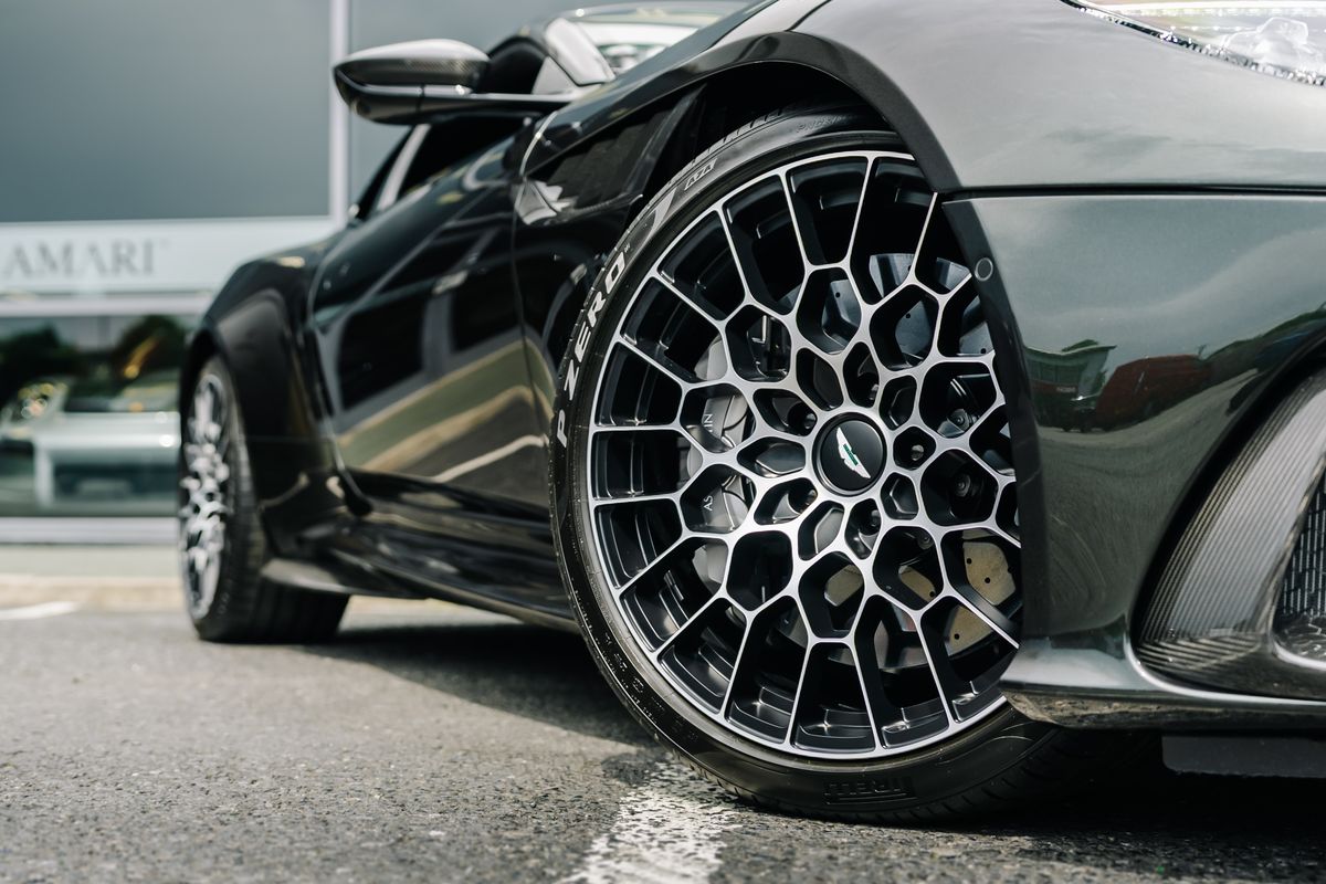 Aston Martin DBS Superleggera 770 Ultimate