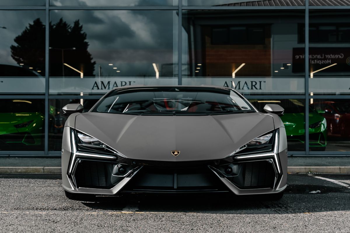 Lamborghini Revuelto