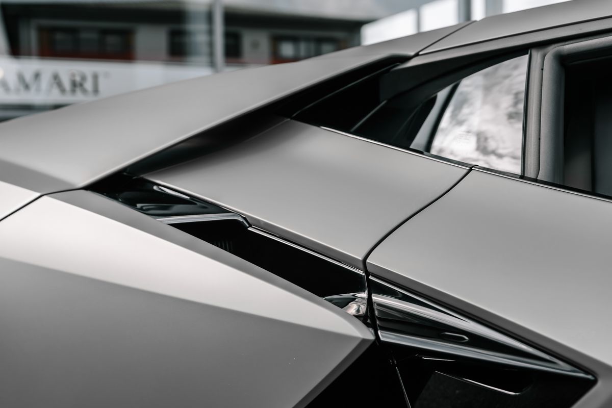 Lamborghini Revuelto