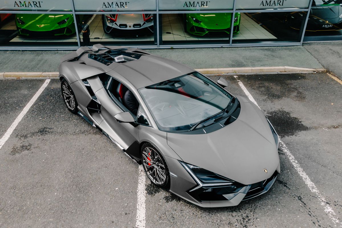 Lamborghini Revuelto