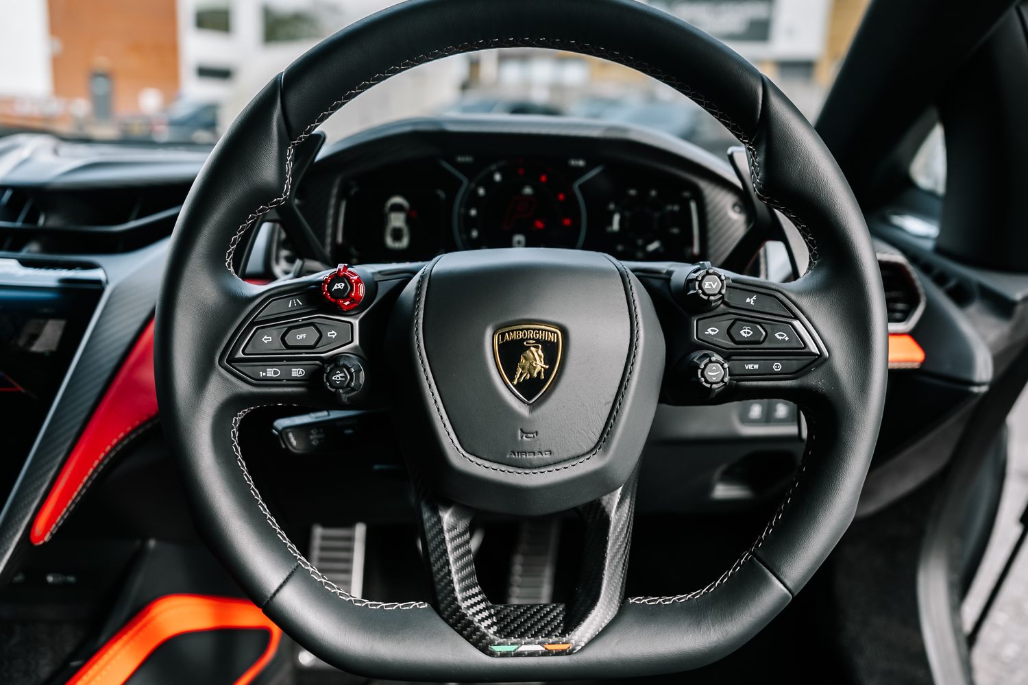 Lamborghini Revuelto