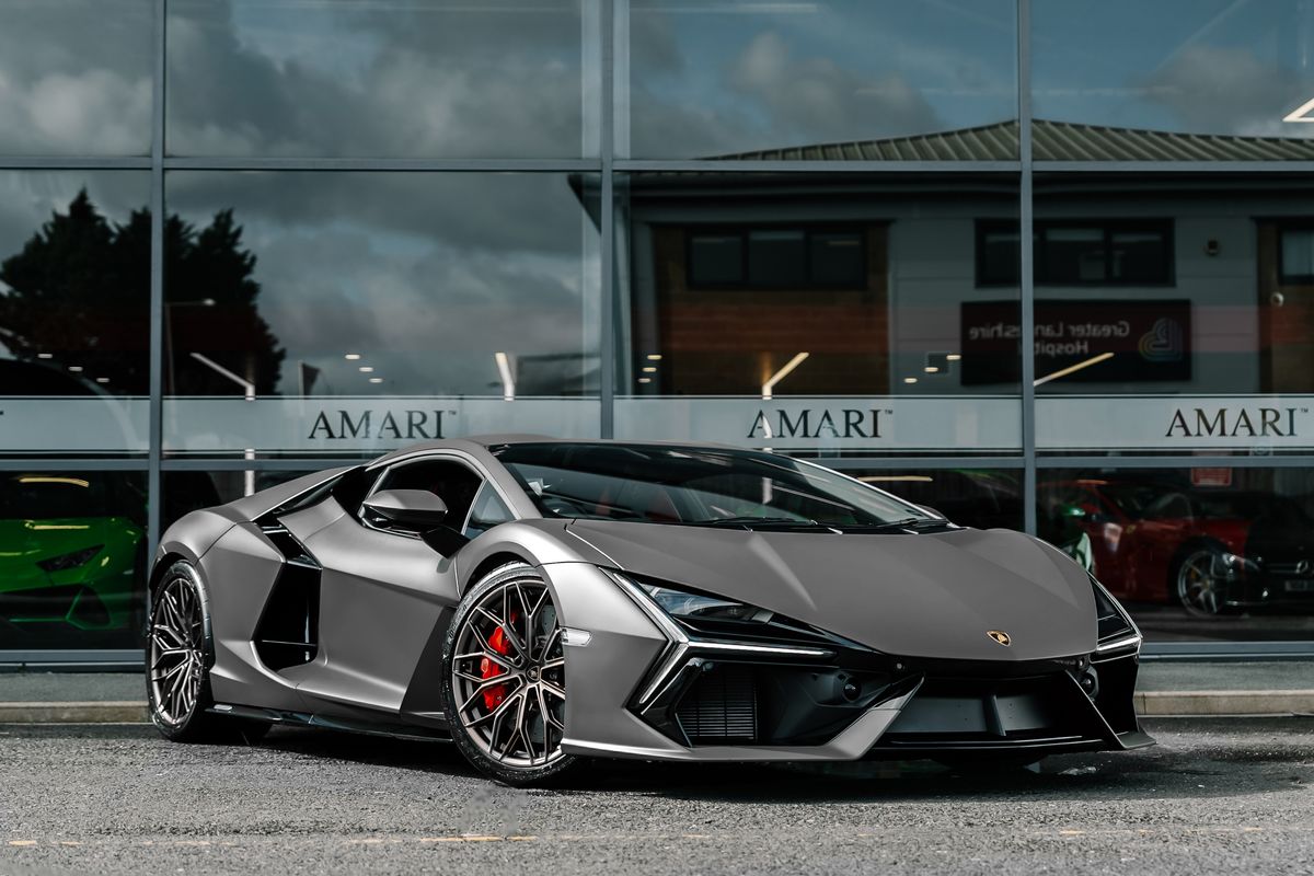 Lamborghini Revuelto