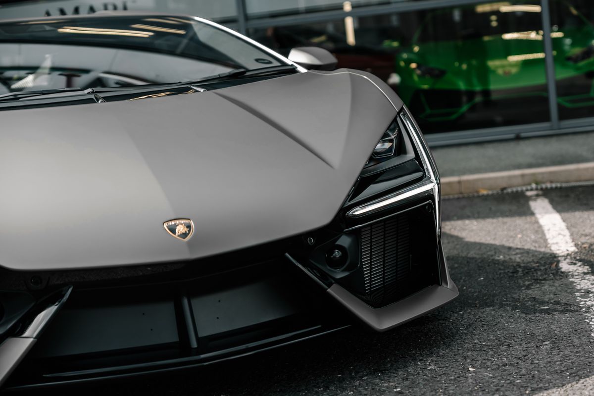 Lamborghini Revuelto