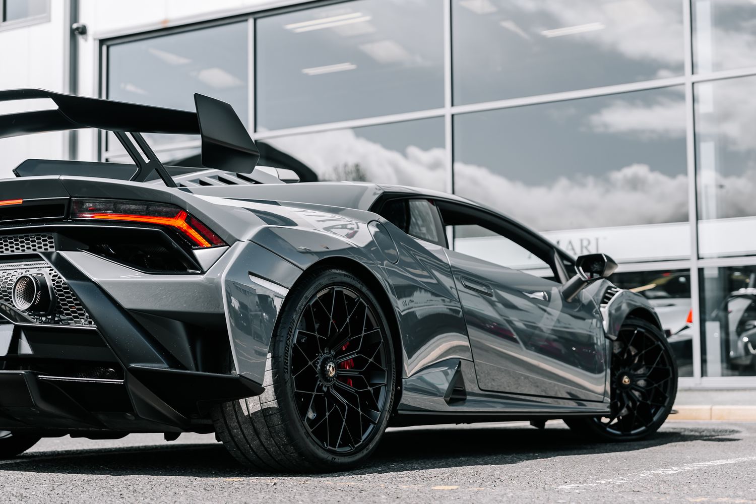 Lamborghini Huracan STO