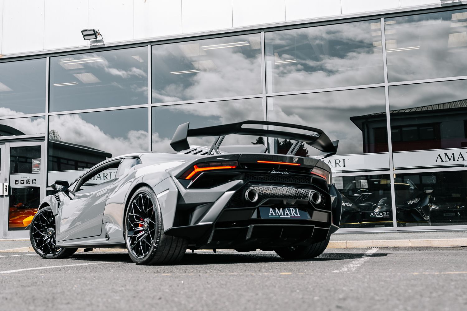 Lamborghini Huracan STO