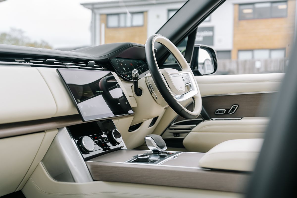 Land Rover Range Rover First Edition 4.4 P530 V8