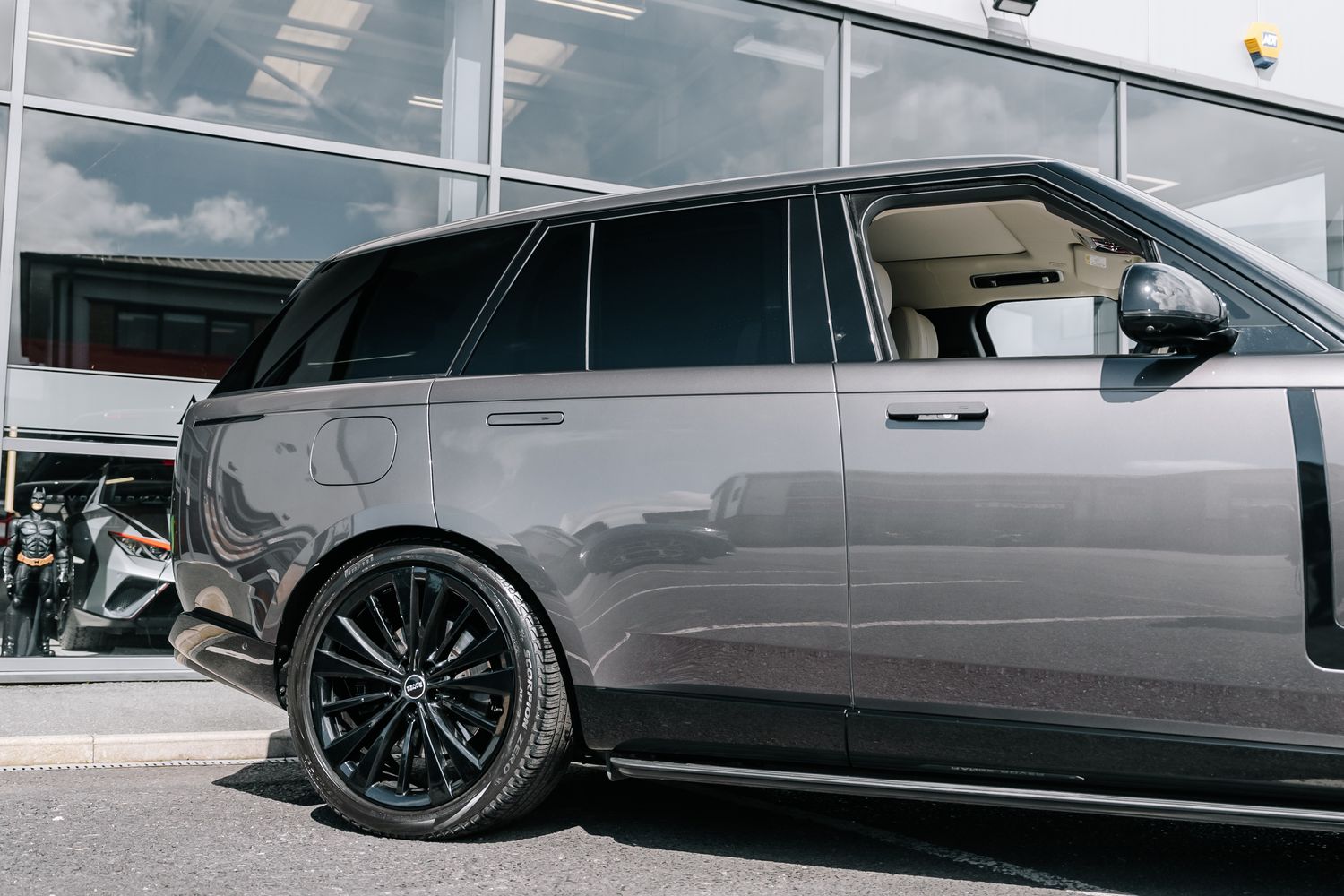 Land Rover Range Rover First Edition 4.4 P530 V8