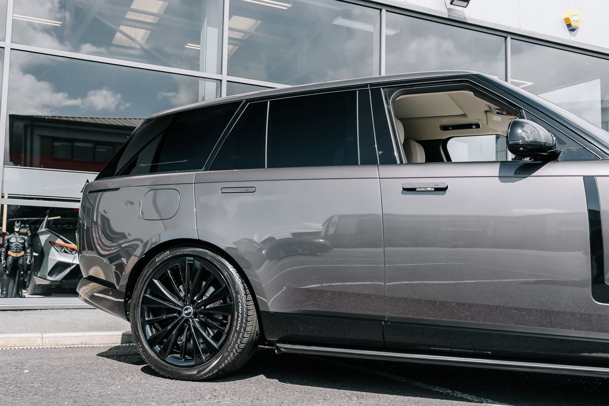 Land Rover Range Rover First Edition 4.4 P530 V8