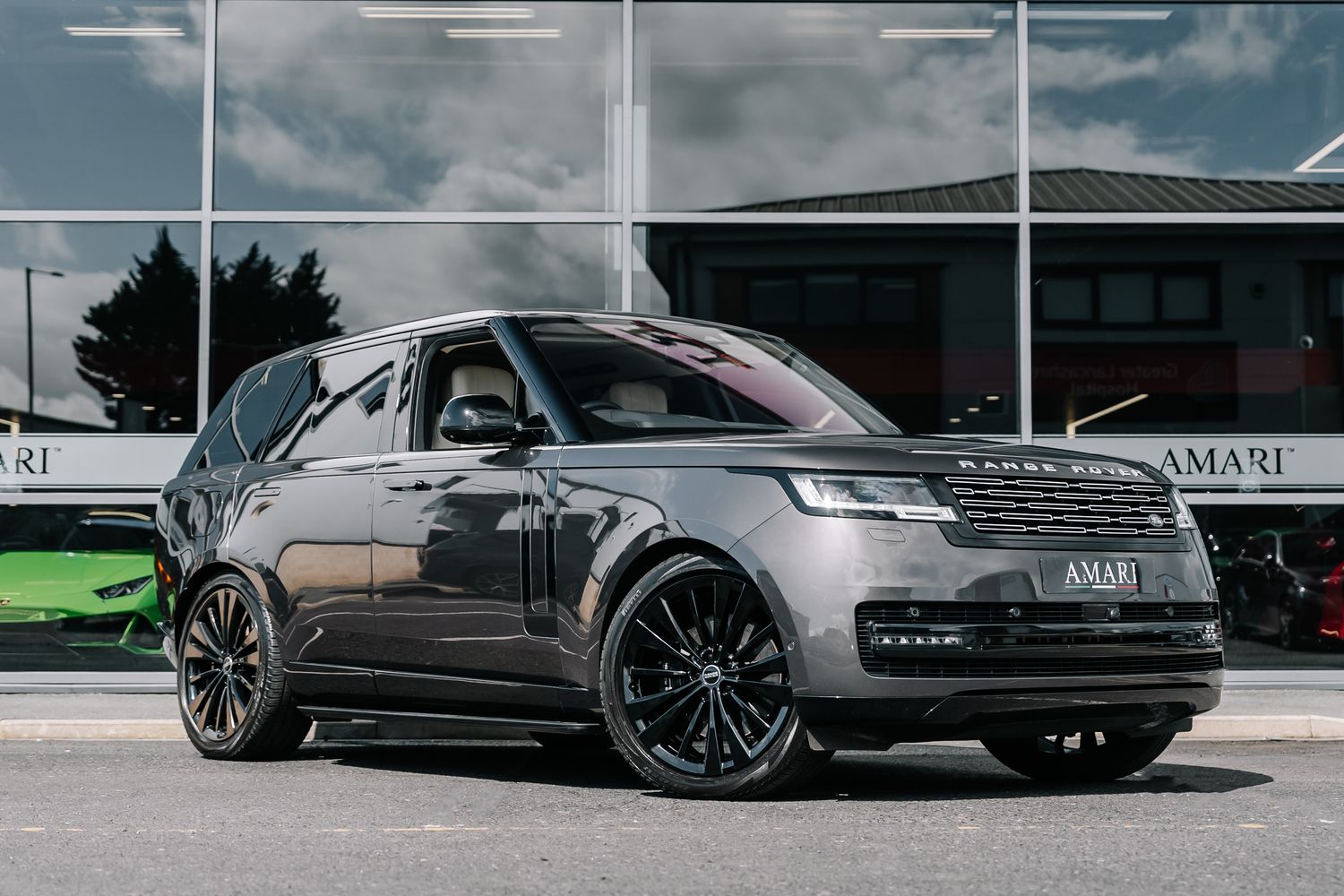 Land Rover Range Rover First Edition 4.4 P530 V8