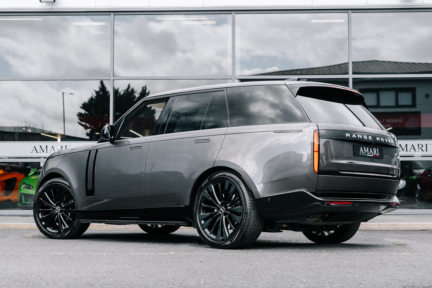 Land Rover Range Rover First Edition 4.4 P530 V8
