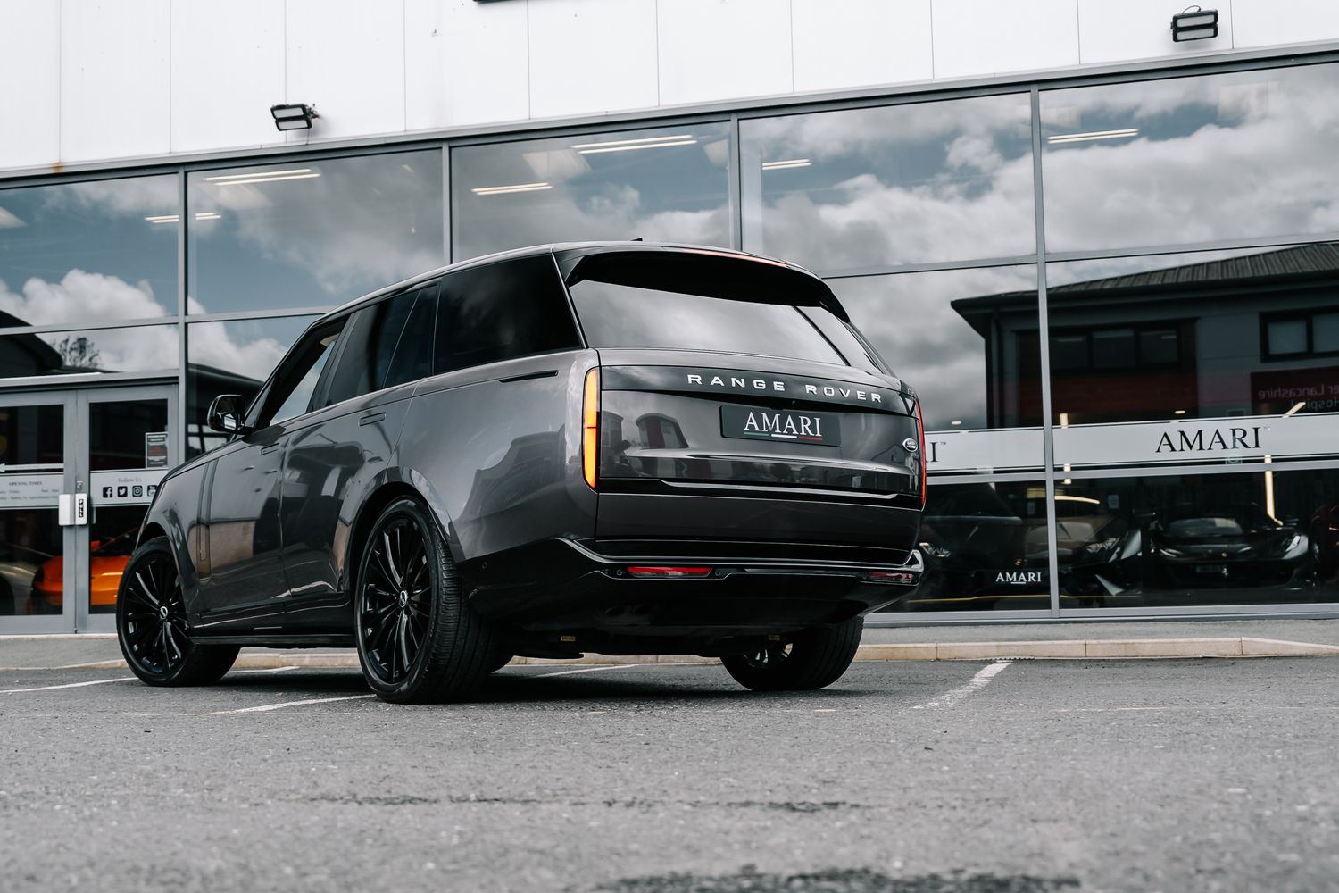 Land Rover Range Rover First Edition 4.4 P530 V8