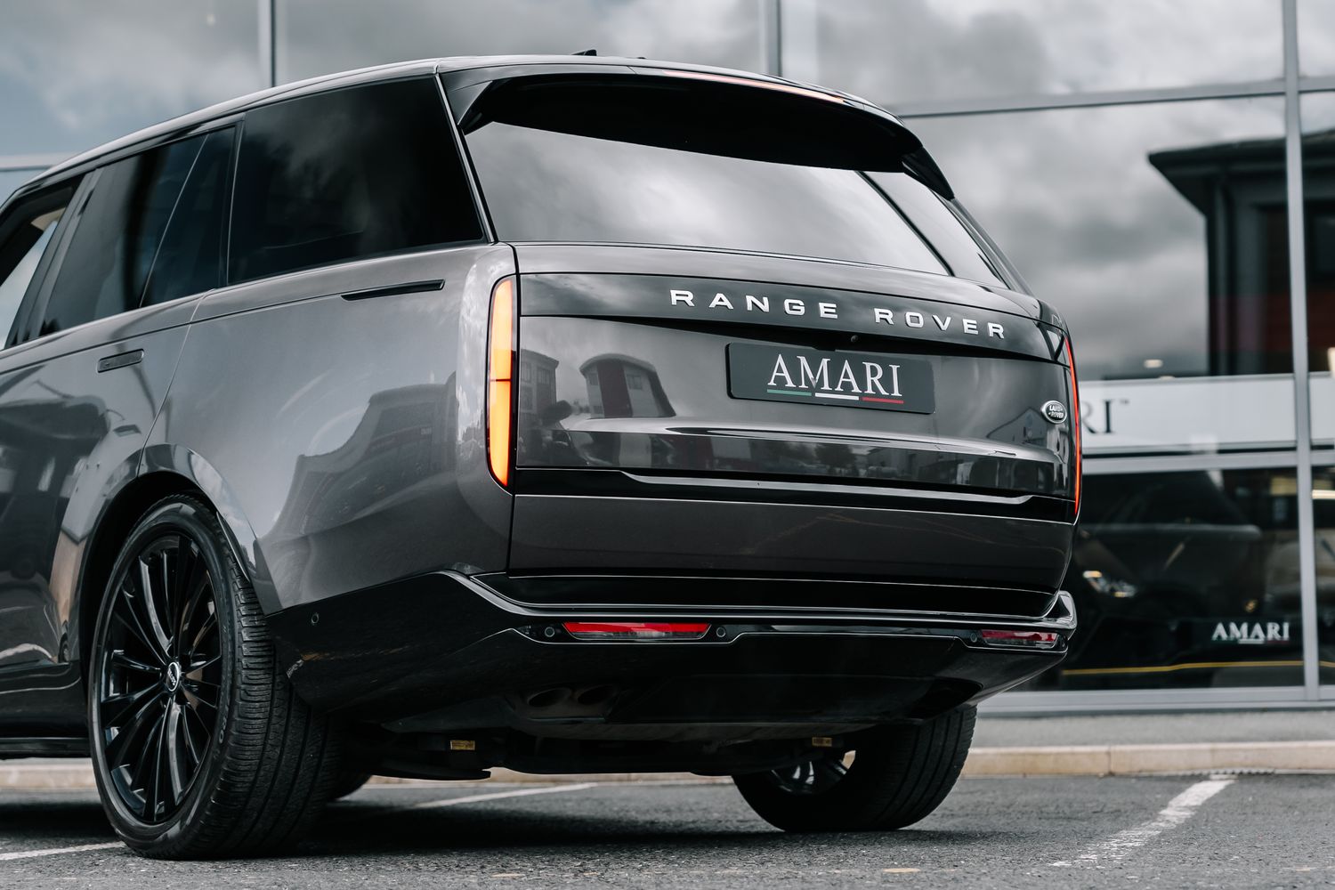 Land Rover Range Rover First Edition 4.4 P530 V8