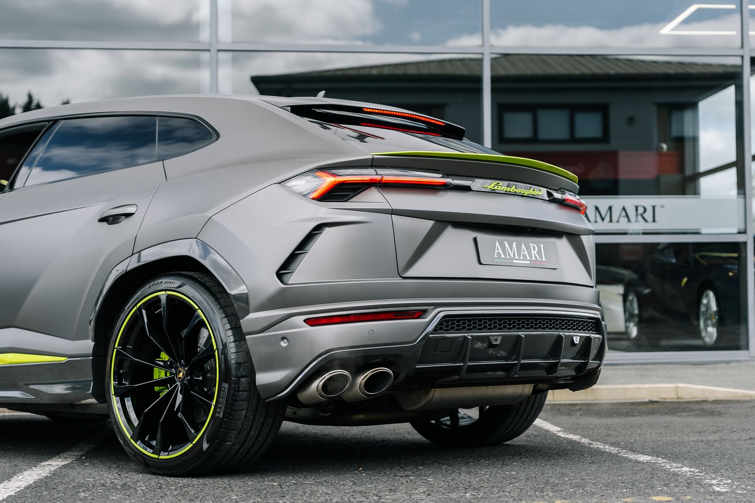 Lamborghini Urus Graphite Capsule
