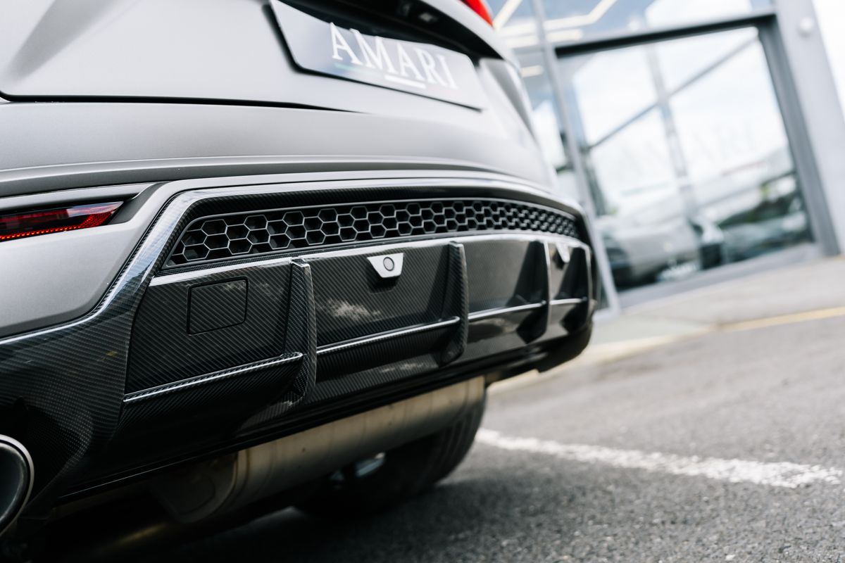 Lamborghini Urus Graphite Capsule