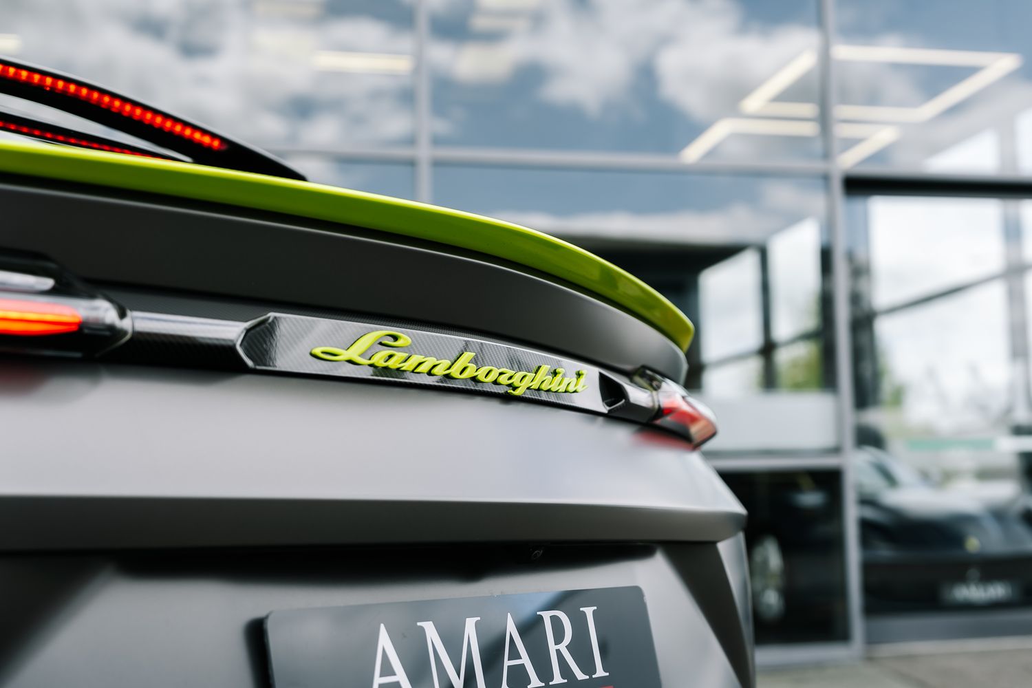 Lamborghini Urus Graphite Capsule