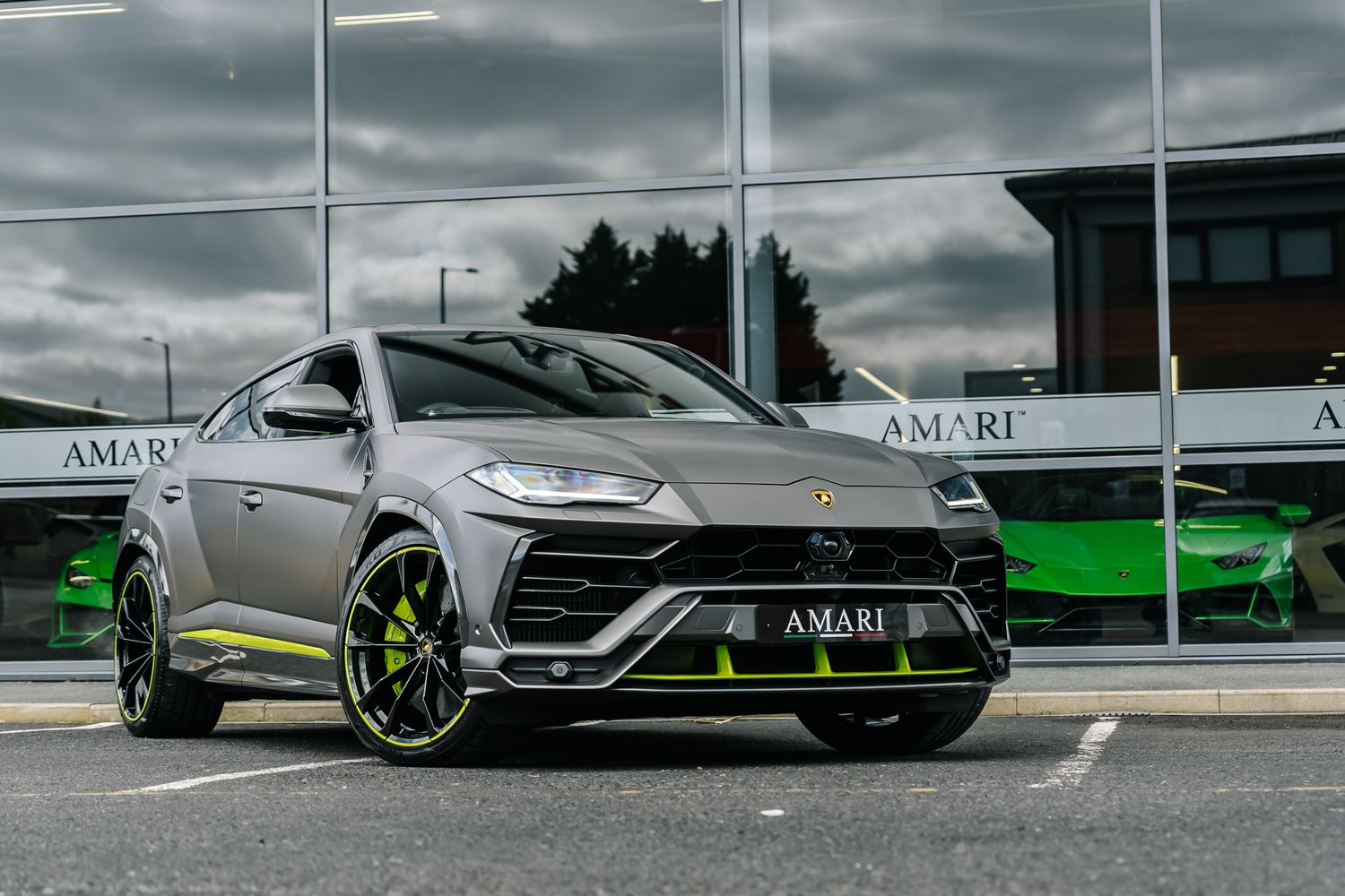 Lamborghini Urus Graphite Capsule