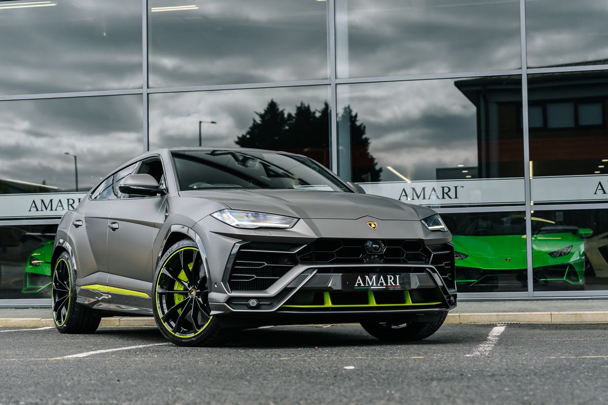 Lamborghini Urus Graphite Capsule
