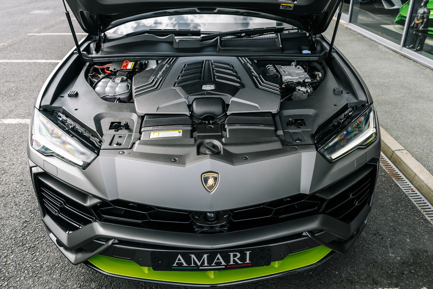 Lamborghini Urus Graphite Capsule