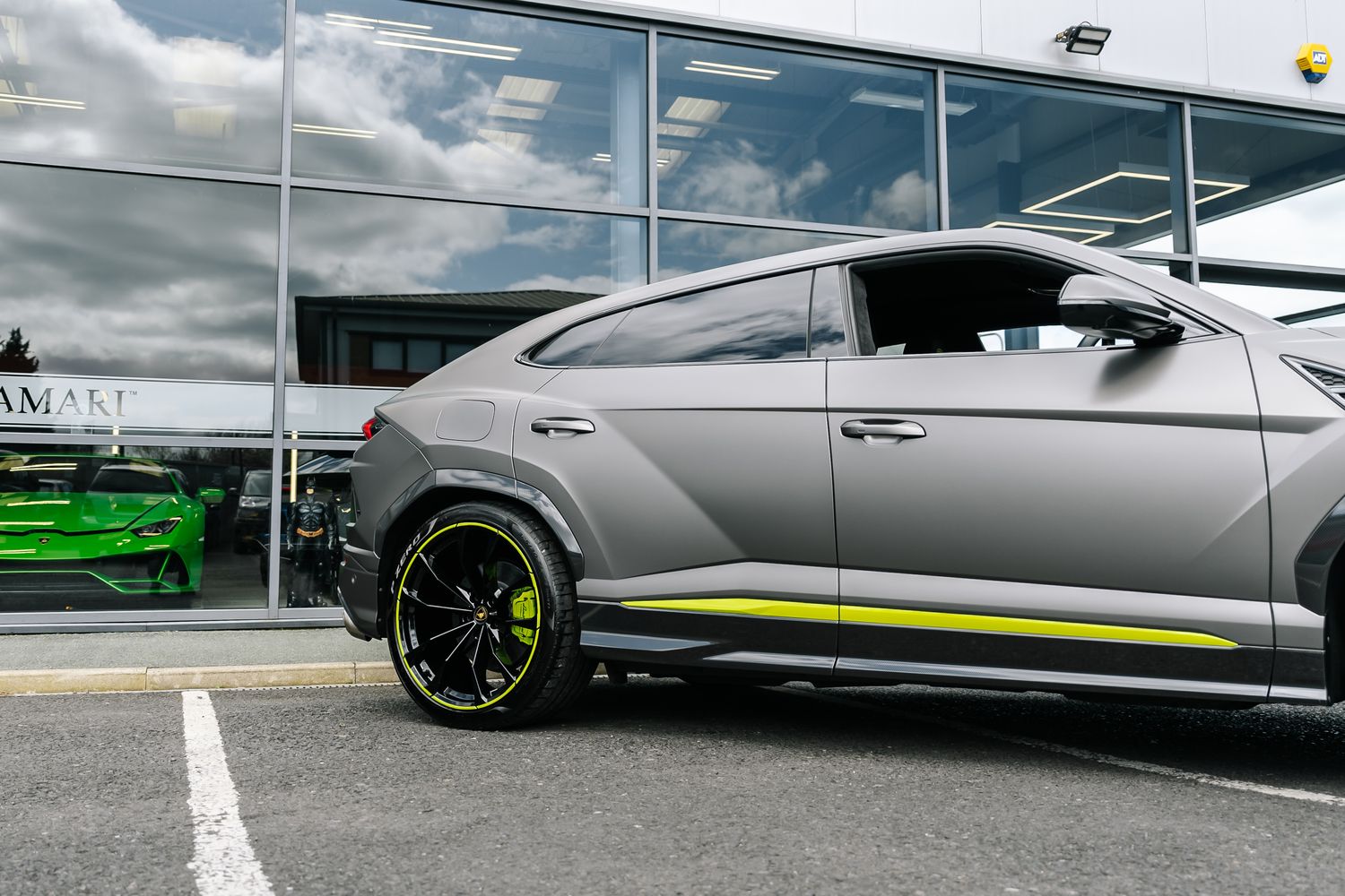 Lamborghini Urus Graphite Capsule