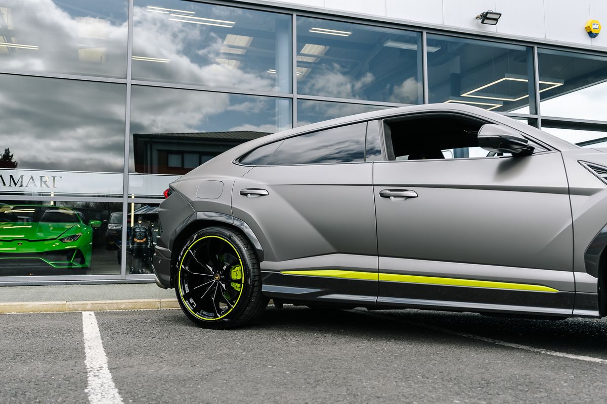 Lamborghini Urus Graphite Capsule