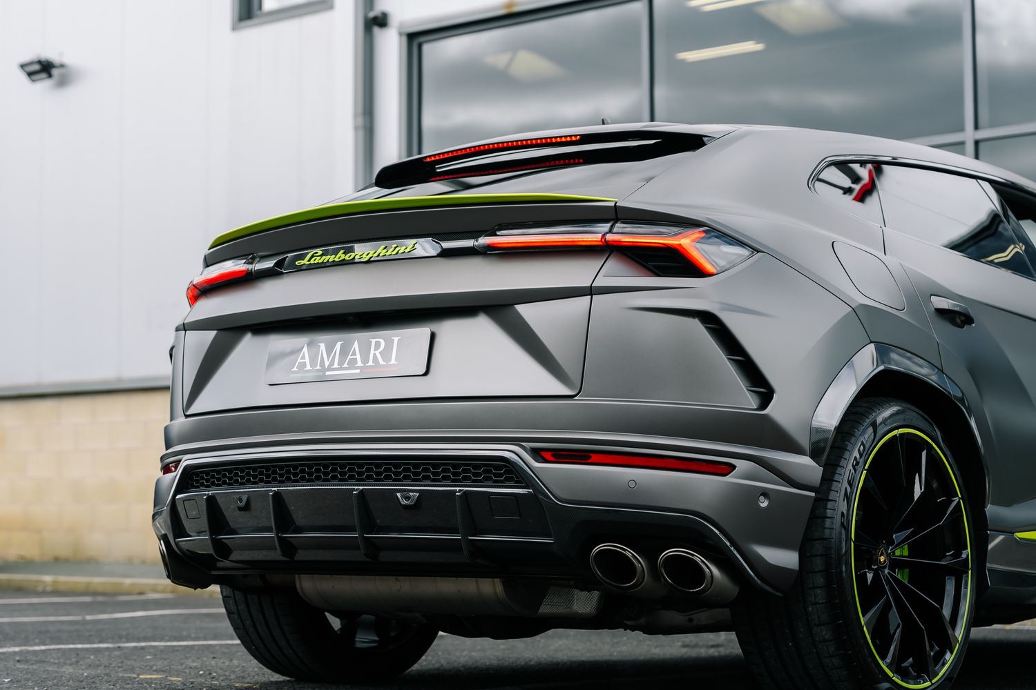Lamborghini Urus Graphite Capsule