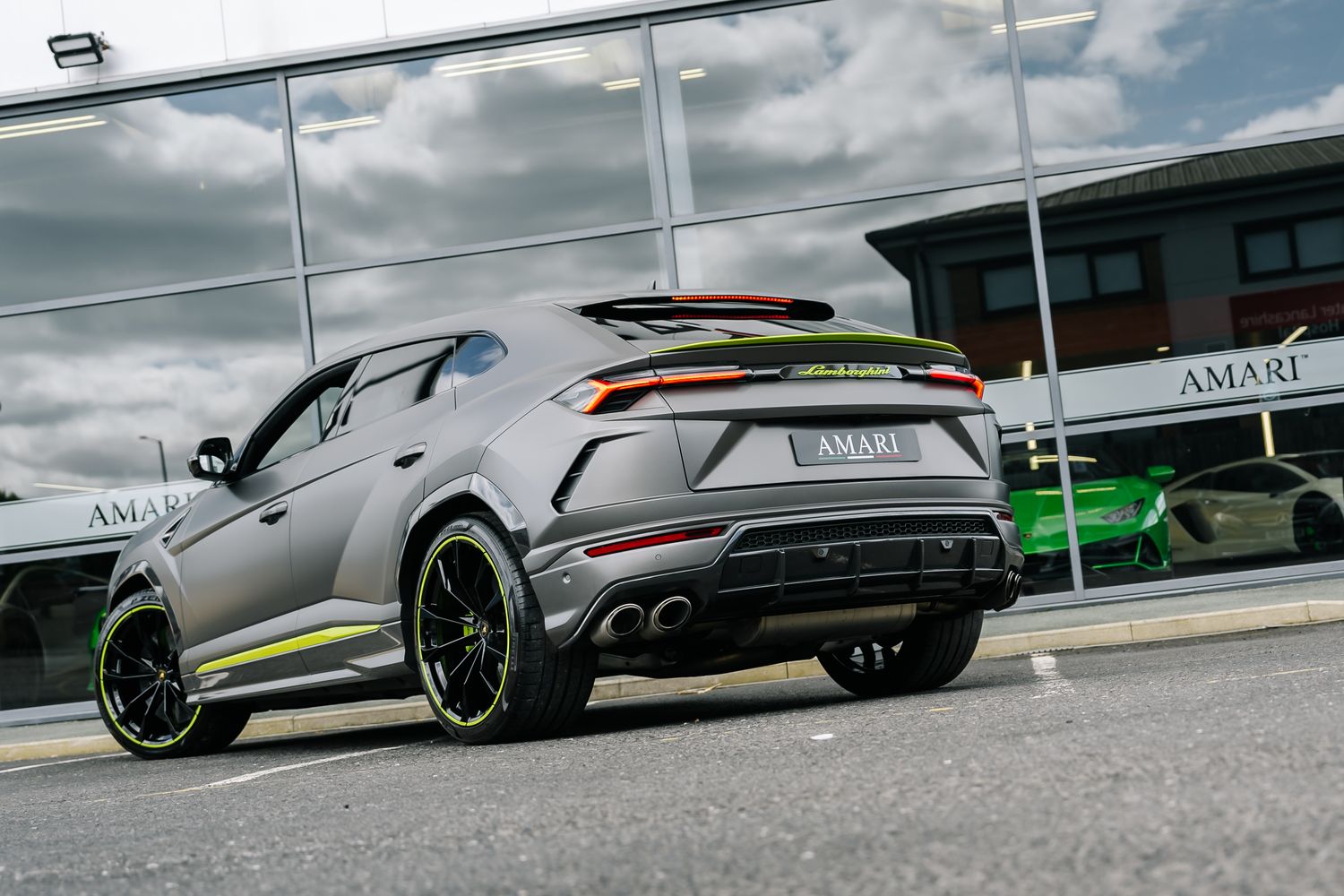 Lamborghini Urus Graphite Capsule
