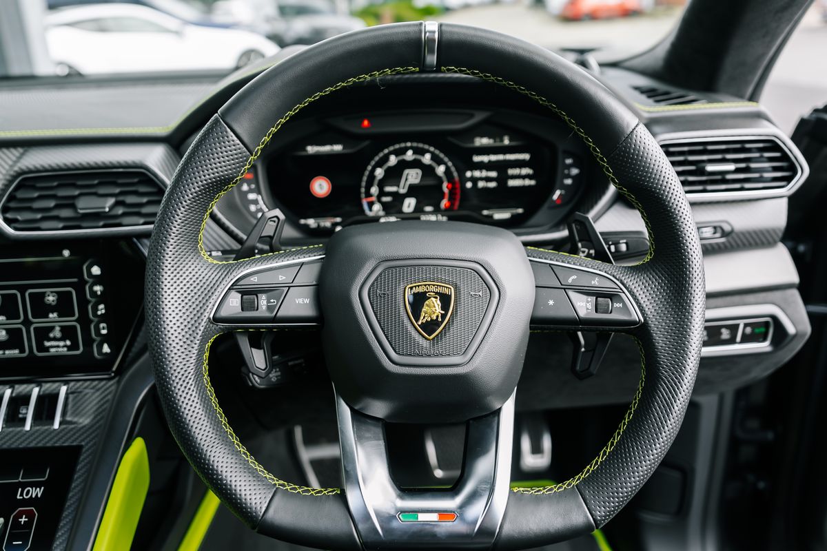 Lamborghini Urus Graphite Capsule