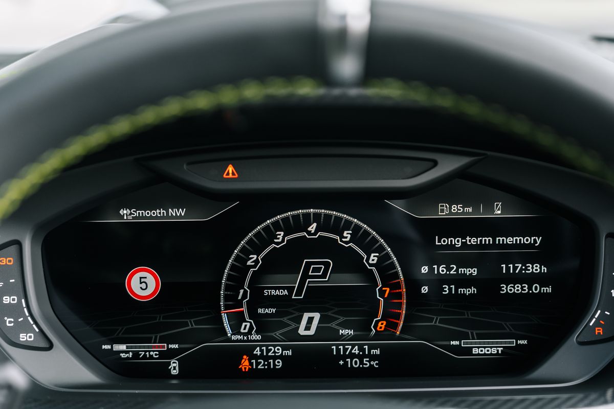 Lamborghini Urus Graphite Capsule