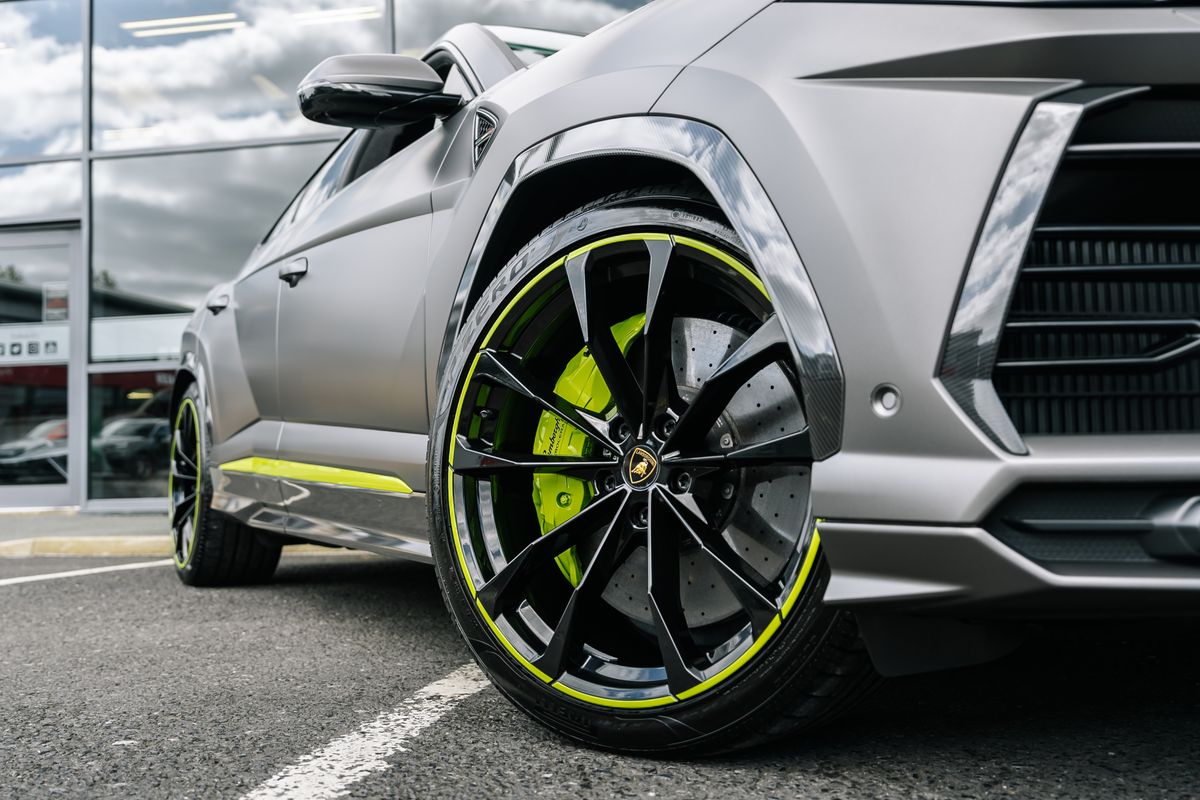 Lamborghini Urus Graphite Capsule