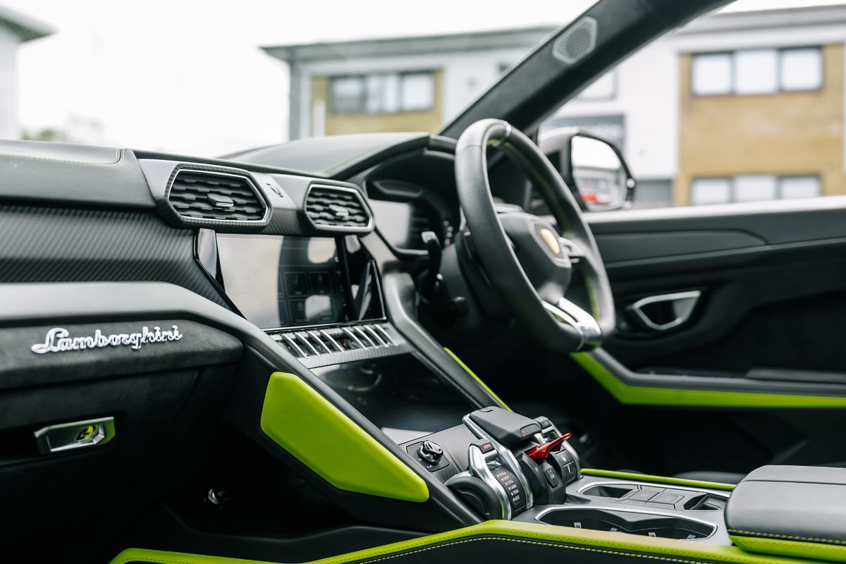 Lamborghini Urus Graphite Capsule