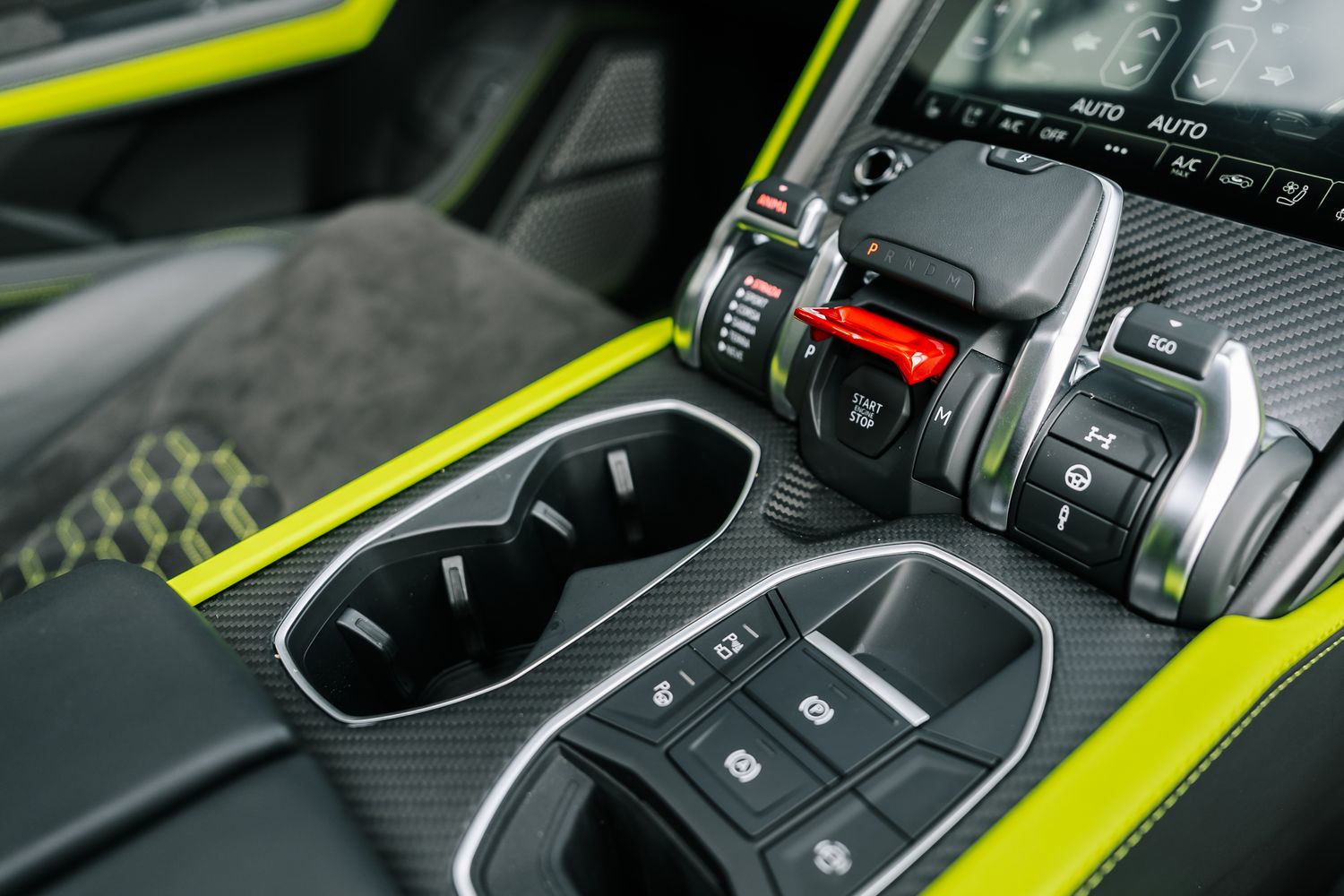 Lamborghini Urus Graphite Capsule